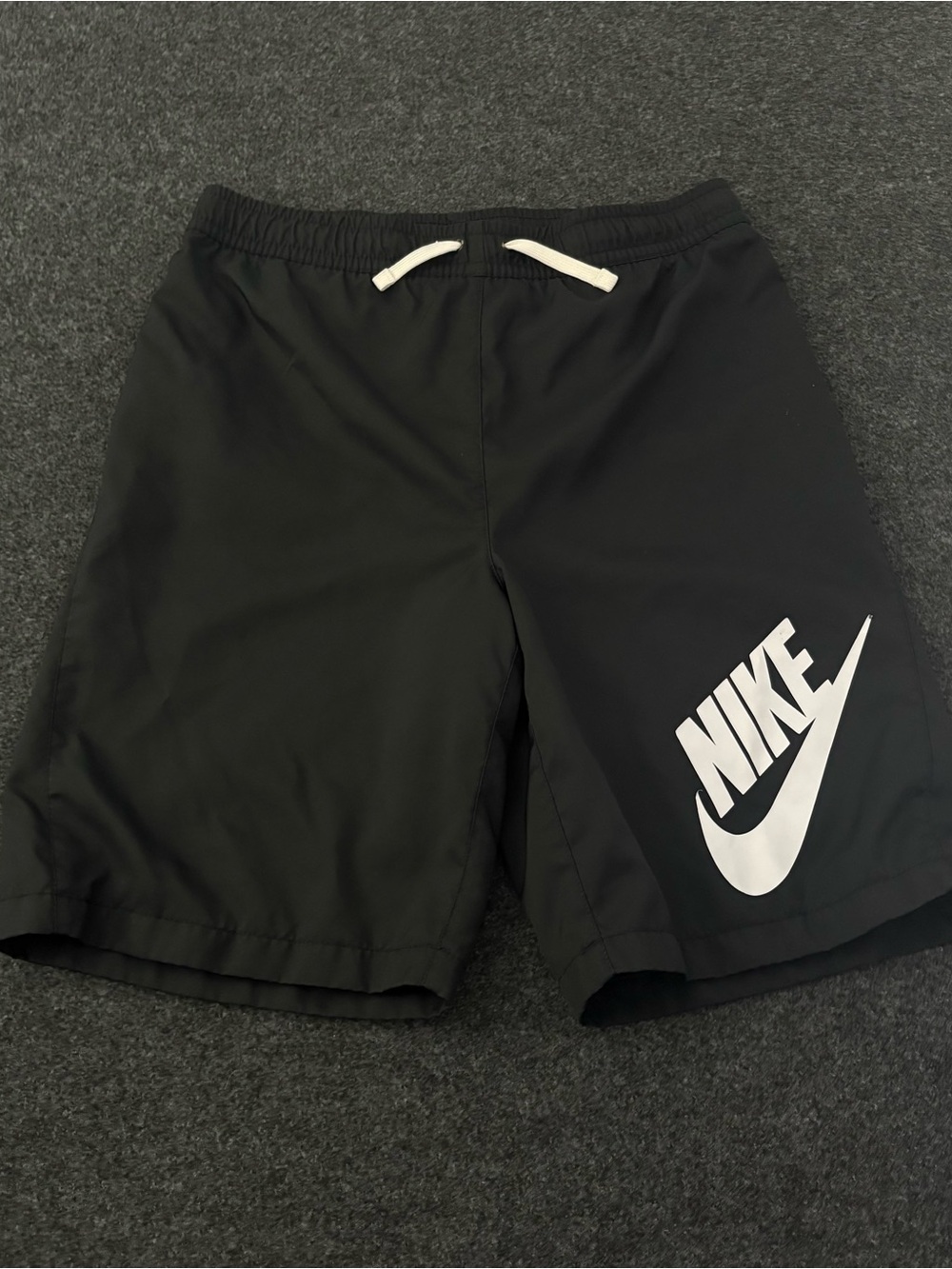 Vtg Nike Men’s XL Red Tag Club Woven Standard Fit Mid Thigh Length Black Short